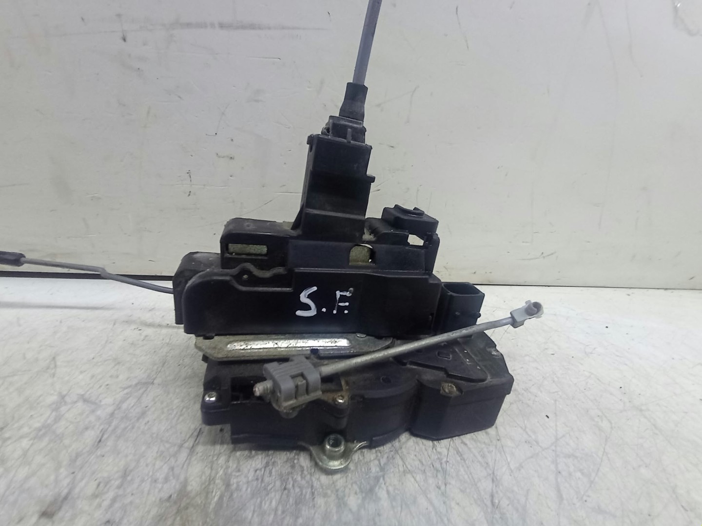 Broasca stanga fata A046818 Opel Antara 1 (2006 - 2011)