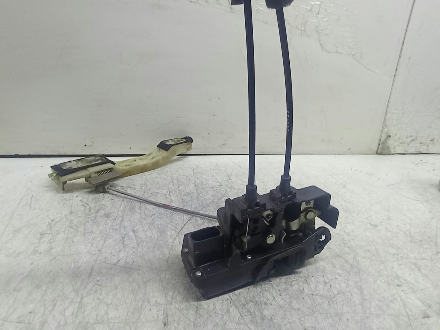 Broasca stanga fata A046818 Opel Antara 1 (2006 - 2011)