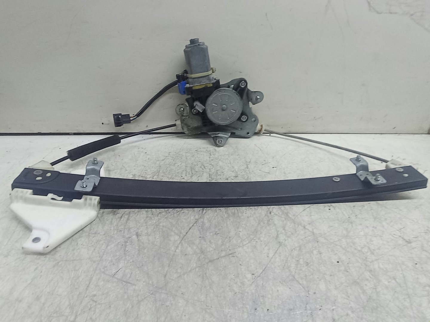 Macara geam stanga spate 25937971 Opel Antara 1 (2006 - 2011)