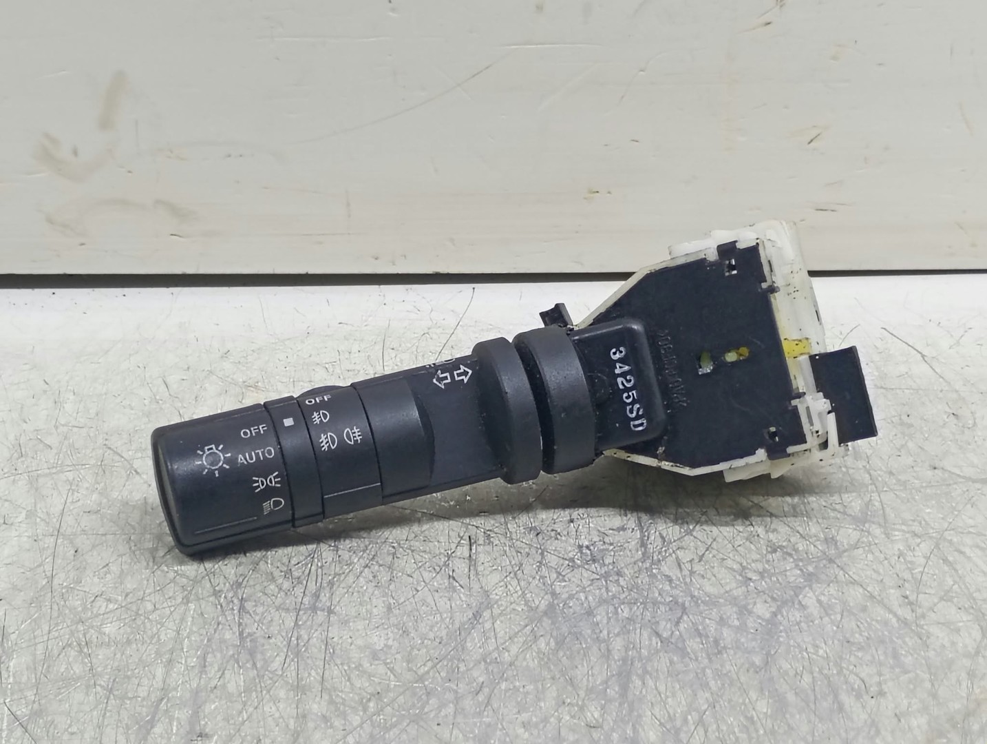 Maneta semnalizare 14425 Nissan Qashqai 2 J11 (2013 - 2020)