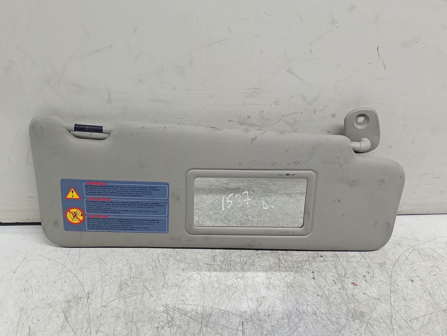 Parasolar dreapta 964009756R Dacia Sandero 1 (2008 - 2012)