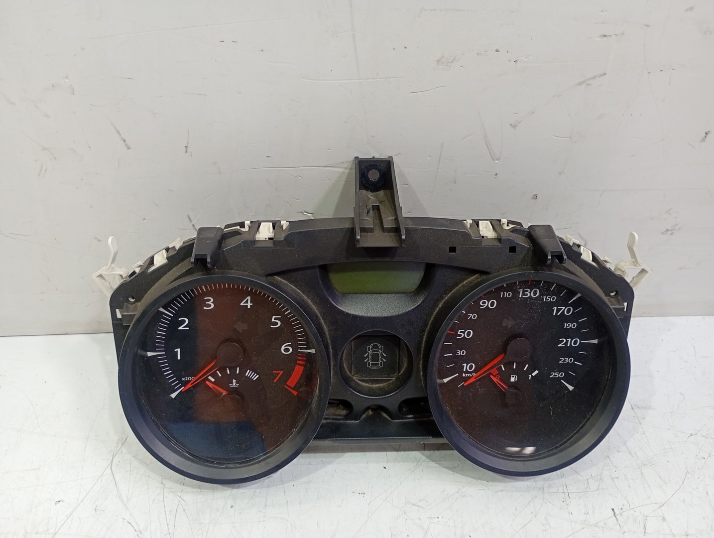 Ceasuri de bord 8200408780 Renault Megane 2 (2002 - 2006)
