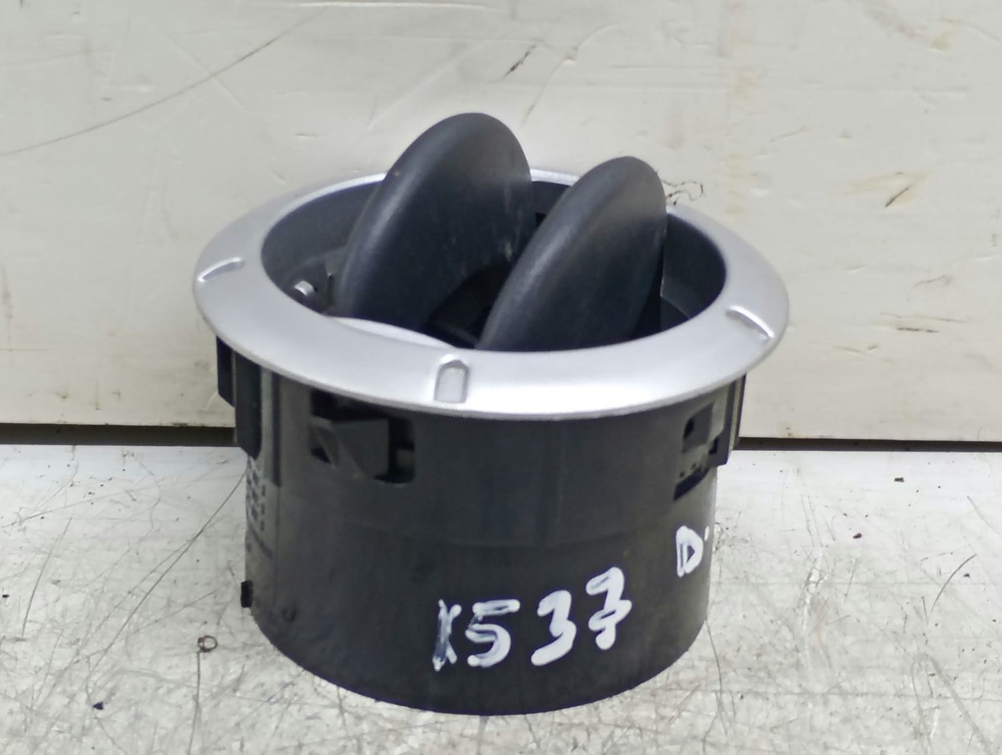 Grila ventilatie 8200212480 Dacia Sandero 1 (2008 - 2012)