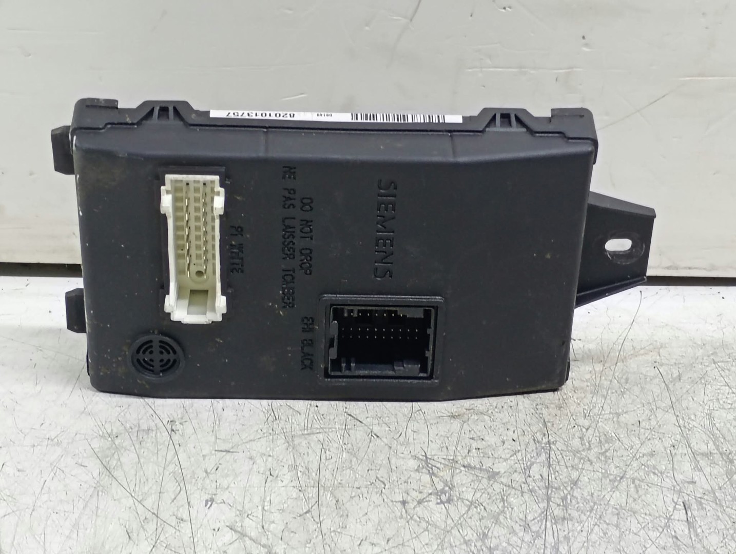 Modul confort 8201013757 Dacia Sandero 1 (2008 - 2012)