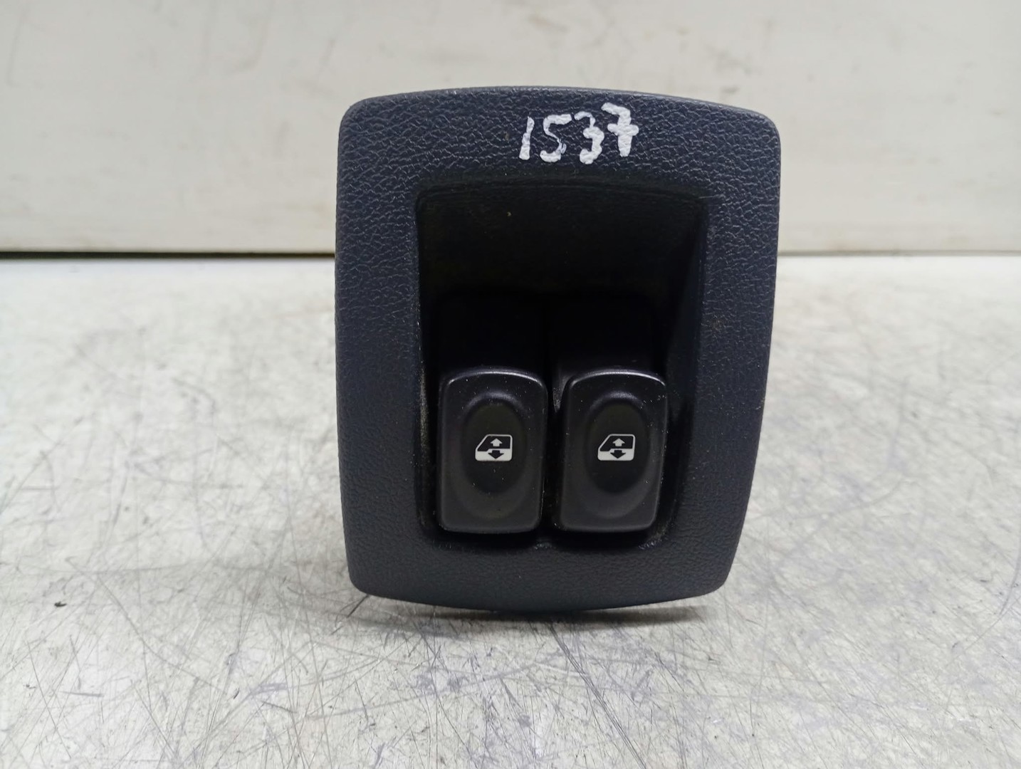 Panou comanda geamuri 8200739459 Dacia Sandero 1 (2008 - 2012)