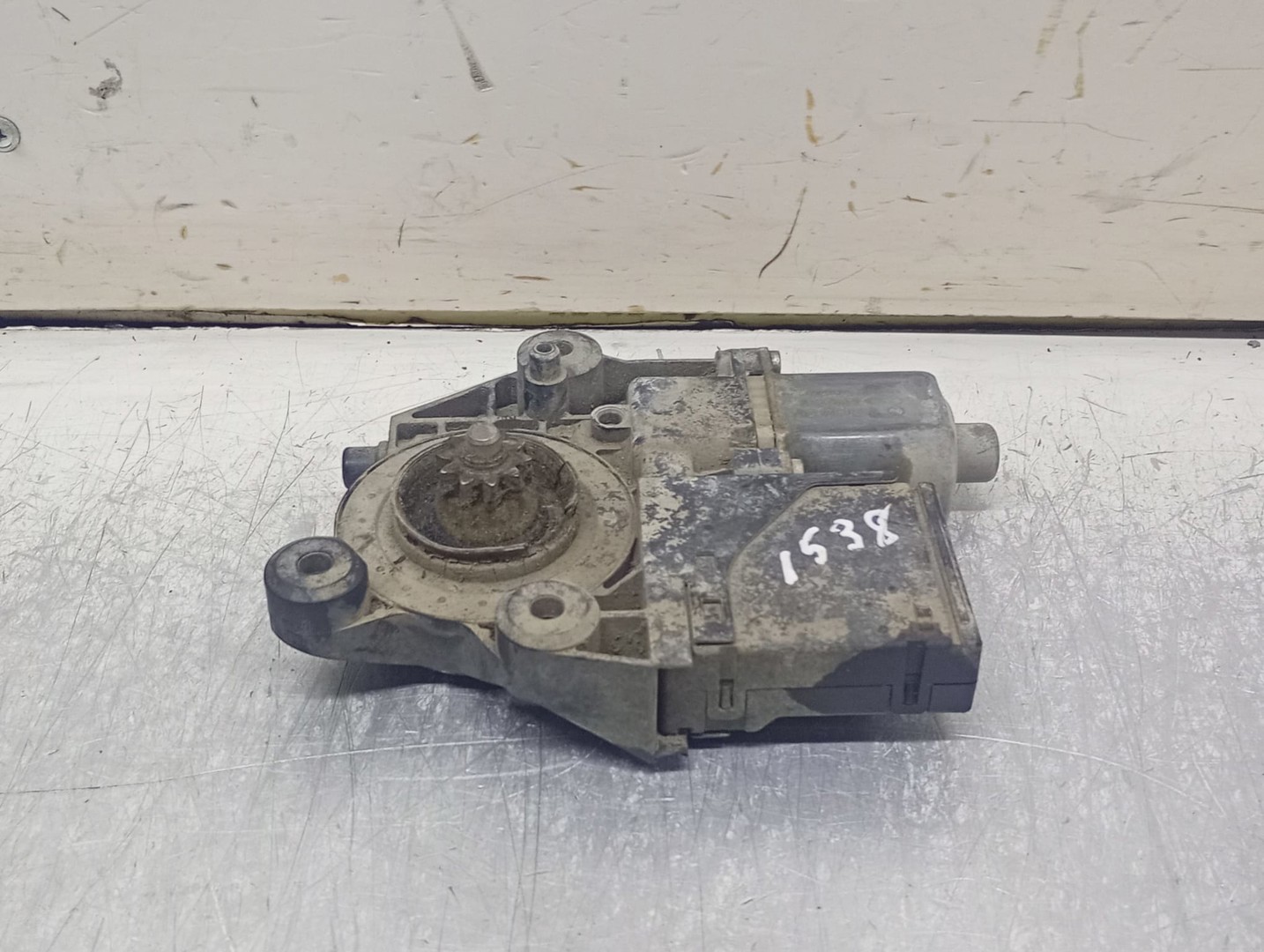 Motoras geam stanga spate 0130822517 Renault Grand Scenic 3 (2009 - 2012)