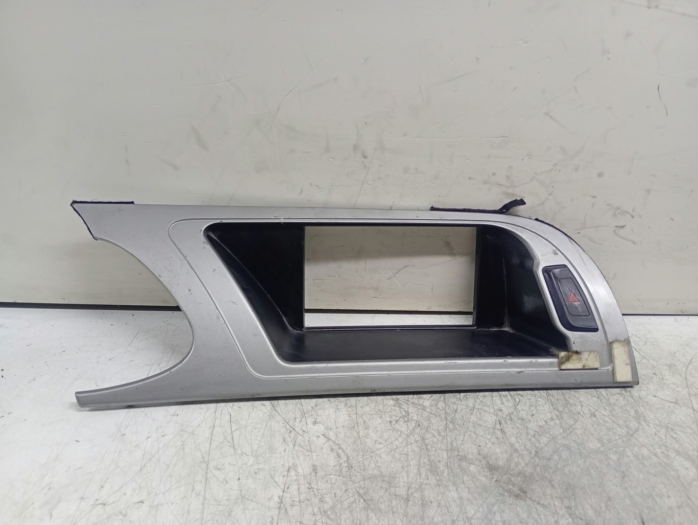 Ornament bord 8K1857186 Audi A4 B8/8K (2007 - 2011)