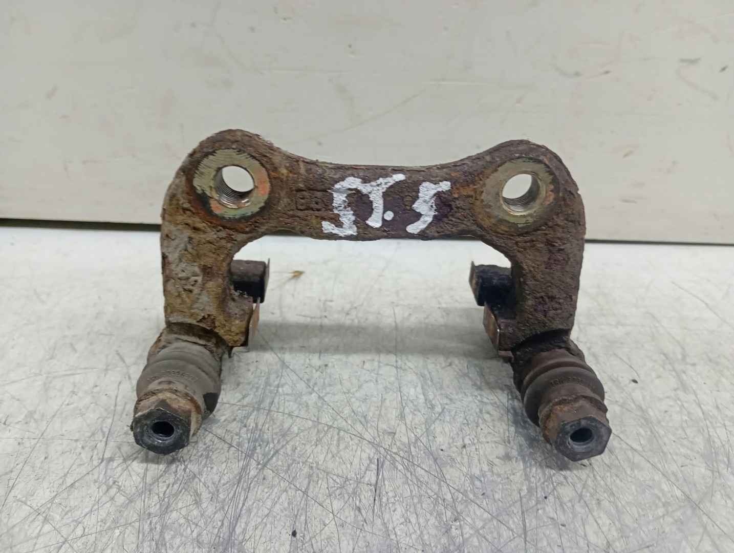 Suport etrier stanga spate Renault Megane 2 (2002 - 2006)