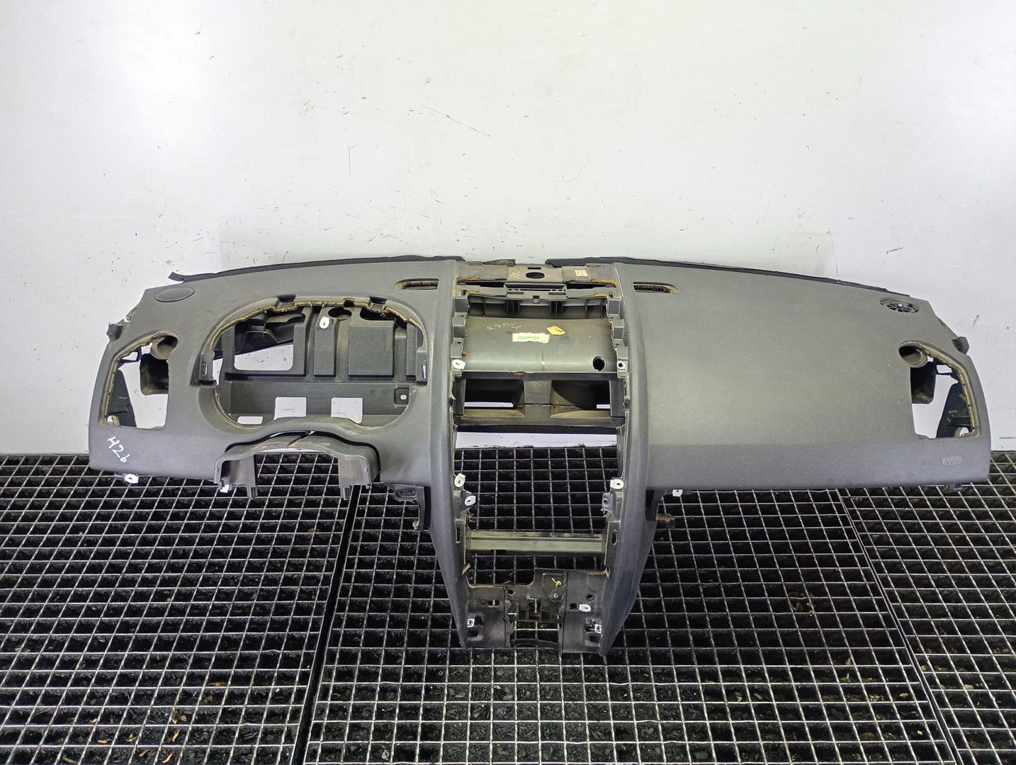 Plansa bord 8200491054 Renault Megane 2 (2002 - 2006)