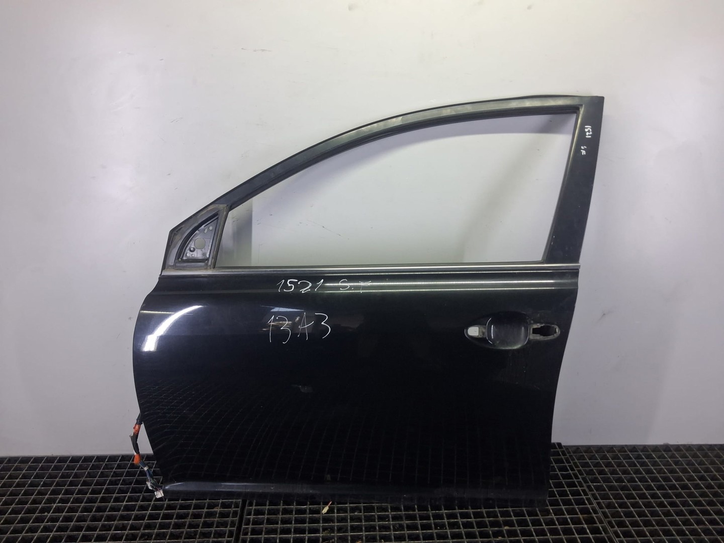 Usa stanga fata Toyota Avensis 2 T25 (2002 - 2006)