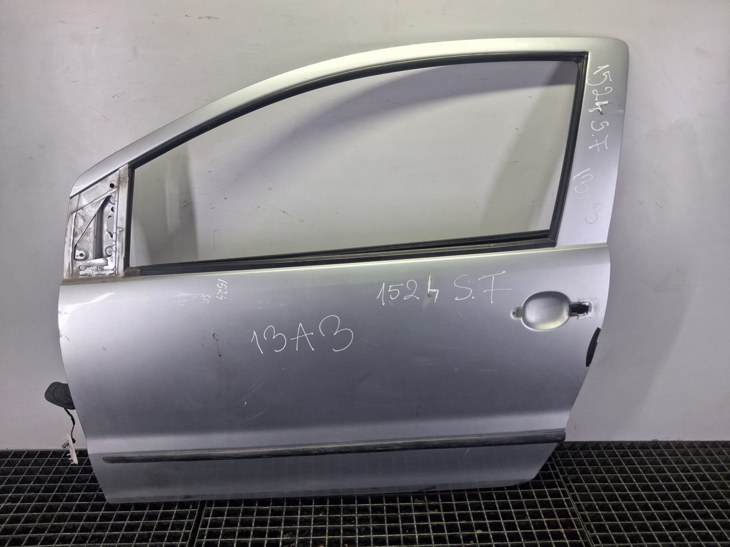 Usa stanga fata Volkswagen Fox 2 (2003 - 2007)