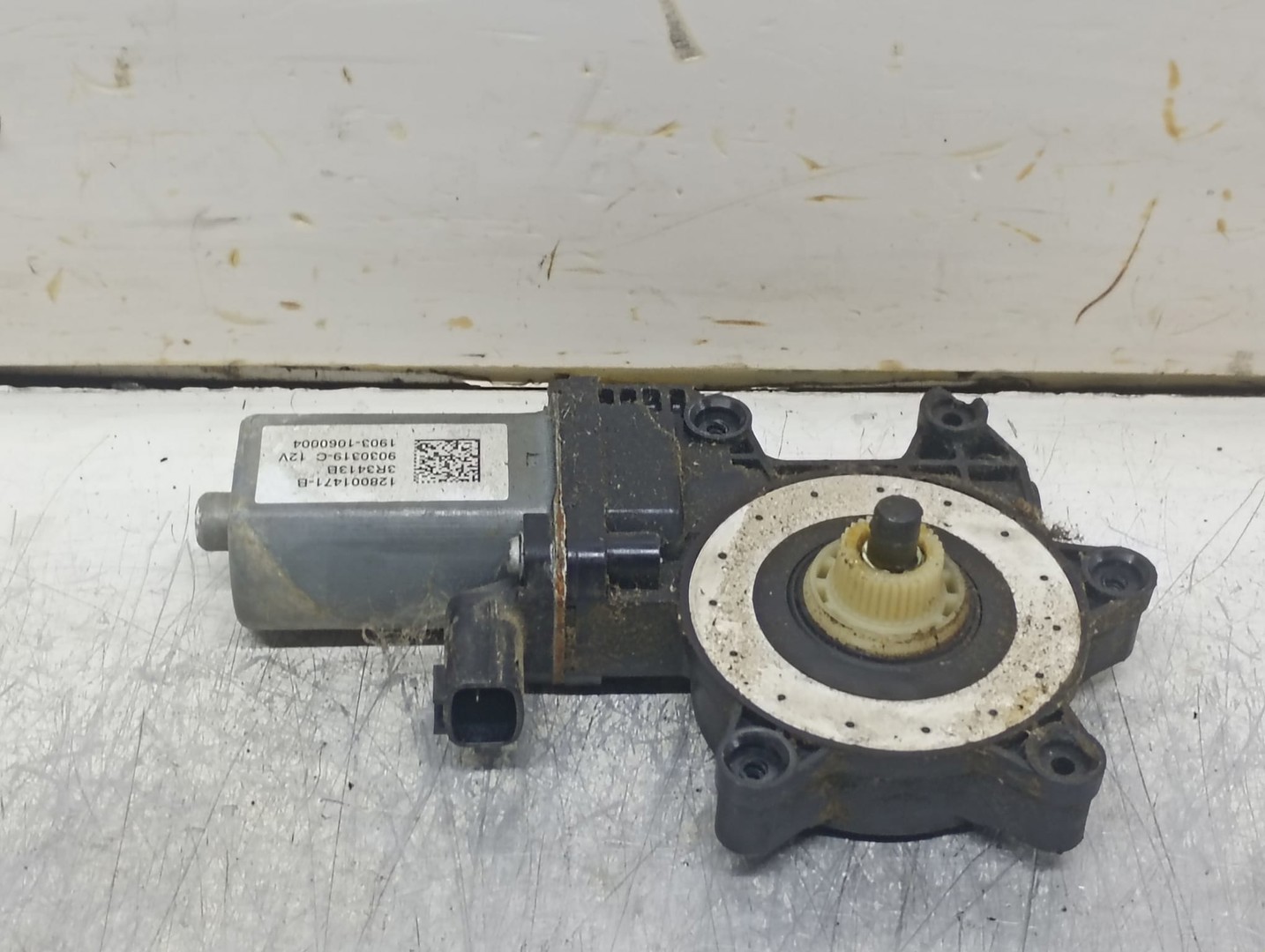 Motoras geam stanga fata Renault Clio 4 (2012 - 2020)