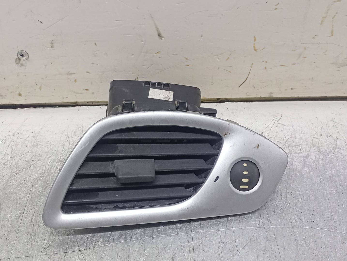 Grila ventilatie Renault Grand Scenic 3 (2009 - 2012)