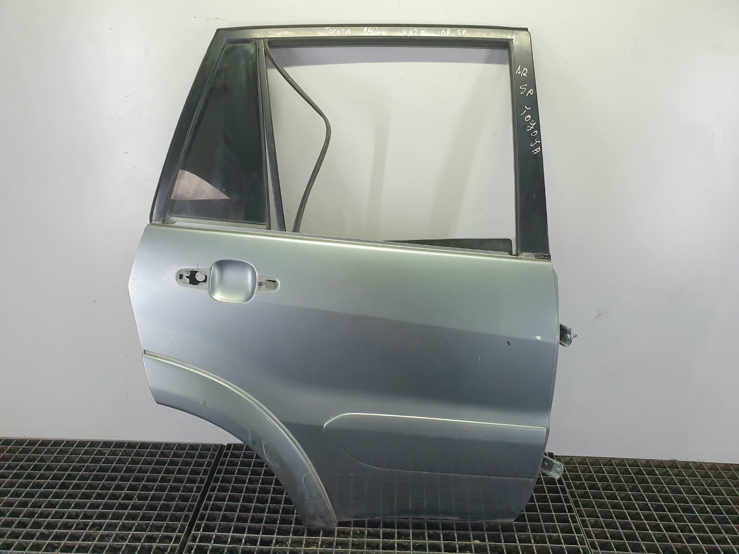 Usa dreapta spate Toyota RAV4 2 generation (XA20) (2000 - 2003)