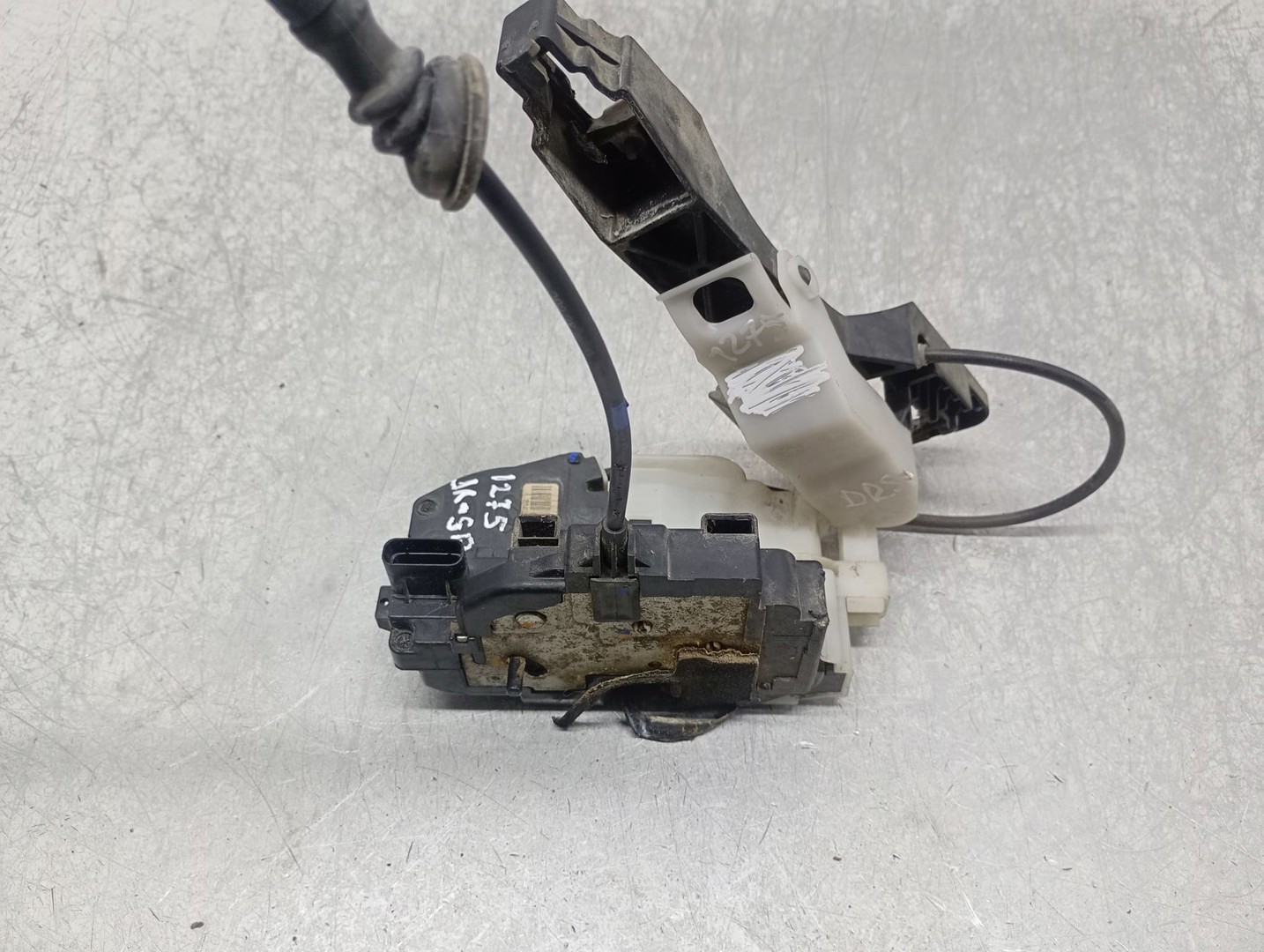 Broasca dreapta fata 814201H000 Volkswagen Polo 4 (9N) (facelift) (2005 - 2009)