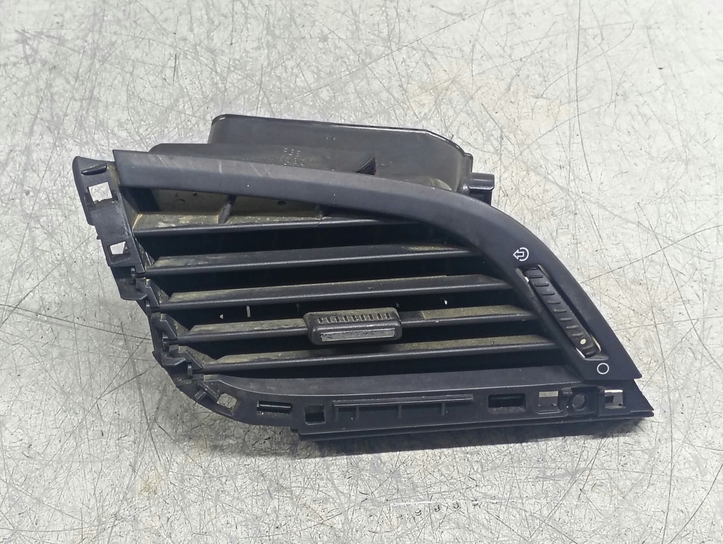 Grila ventilatie 9650088577 Peugeot 207 1 (2006 - 2009)