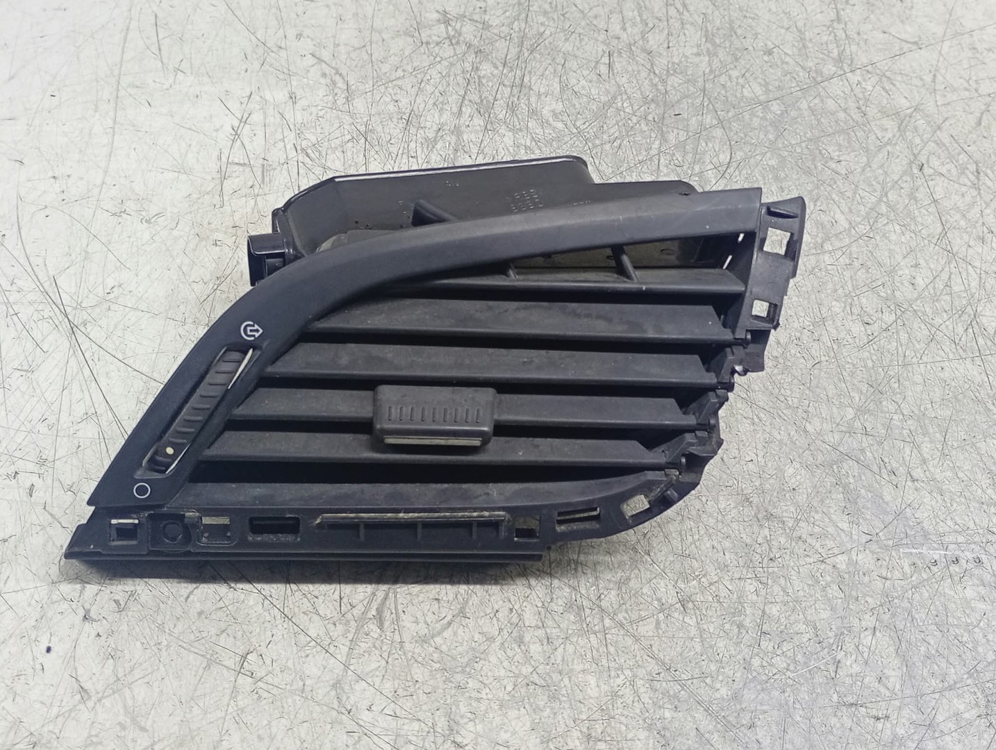 Grila ventilatie 9650088477 Peugeot 207 1 (2006 - 2009)