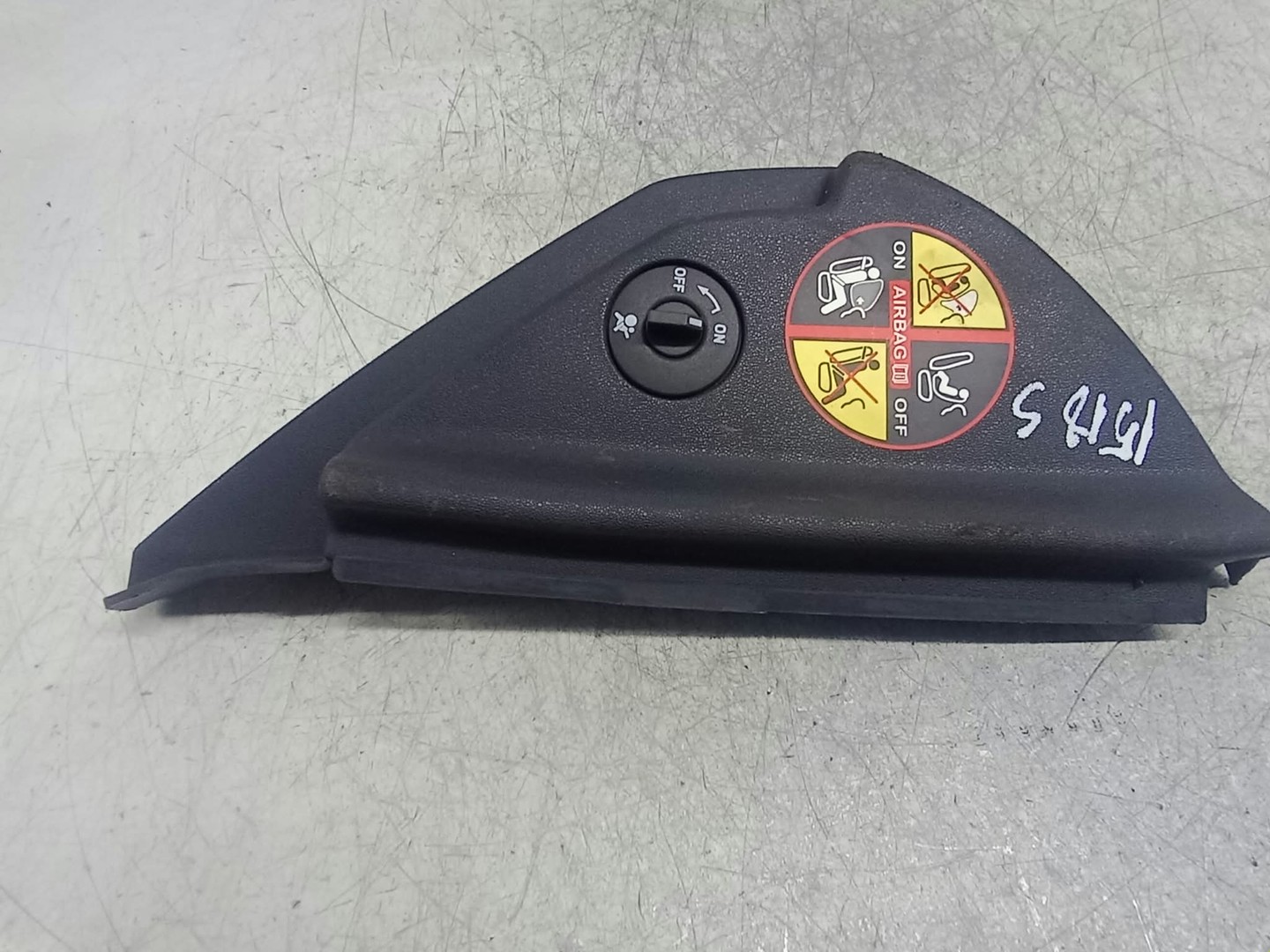 Ornament bord 8200179045 Renault Megane 2 (2002 - 2006)