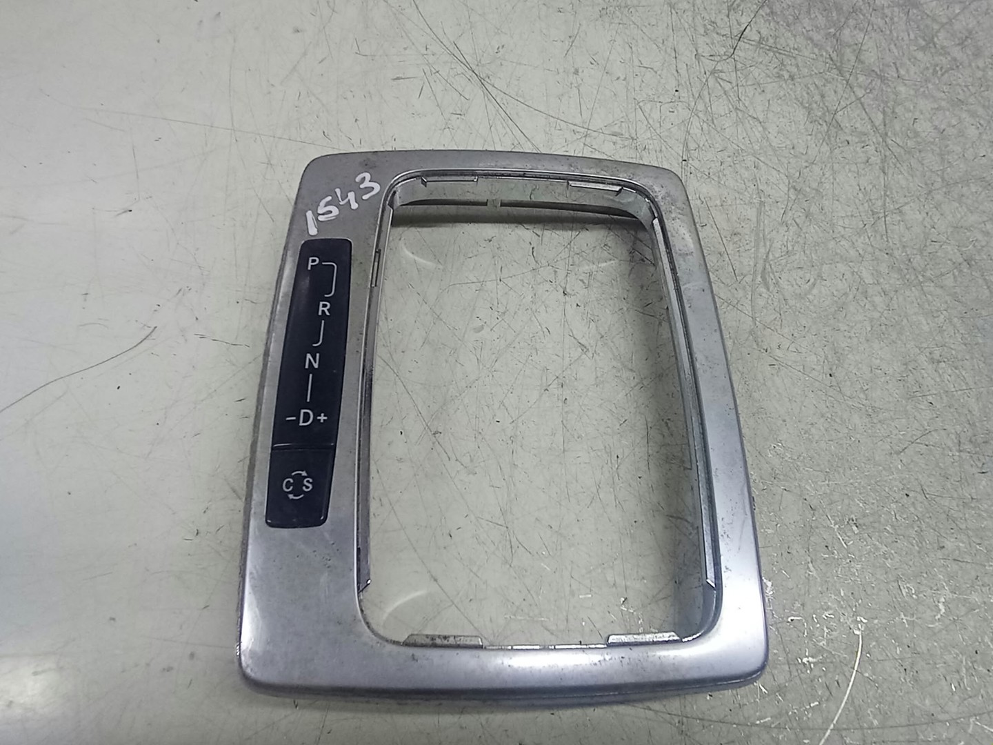 Ornament consola centrala A2122670588 Mercedes Benz E-Class W212 (2009 - 2013)