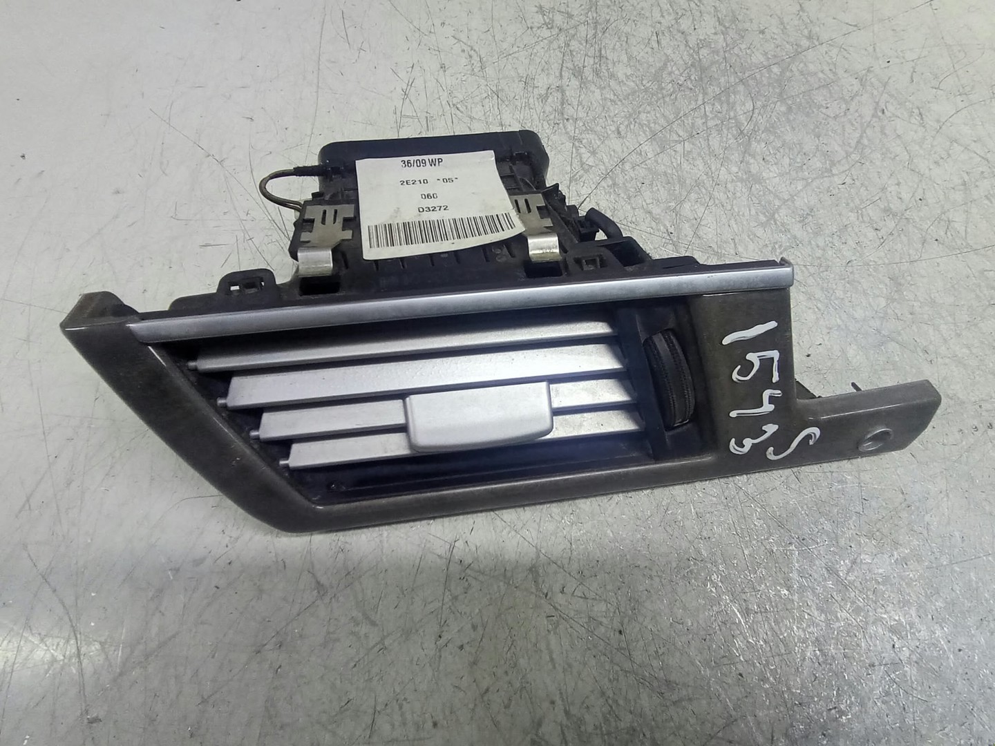 Grila ventilatie A2128300154 Mercedes Benz E-Class W212 (2009 - 2013)