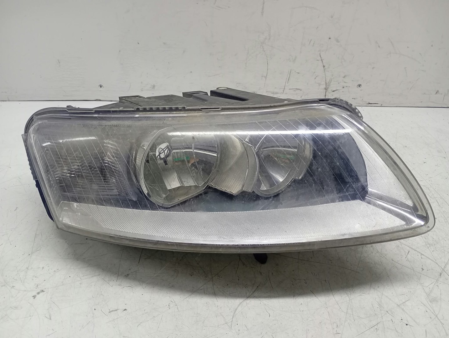 Far dreapta 08-4461111r Audi A6 4F/C6 (2004 - 2008)