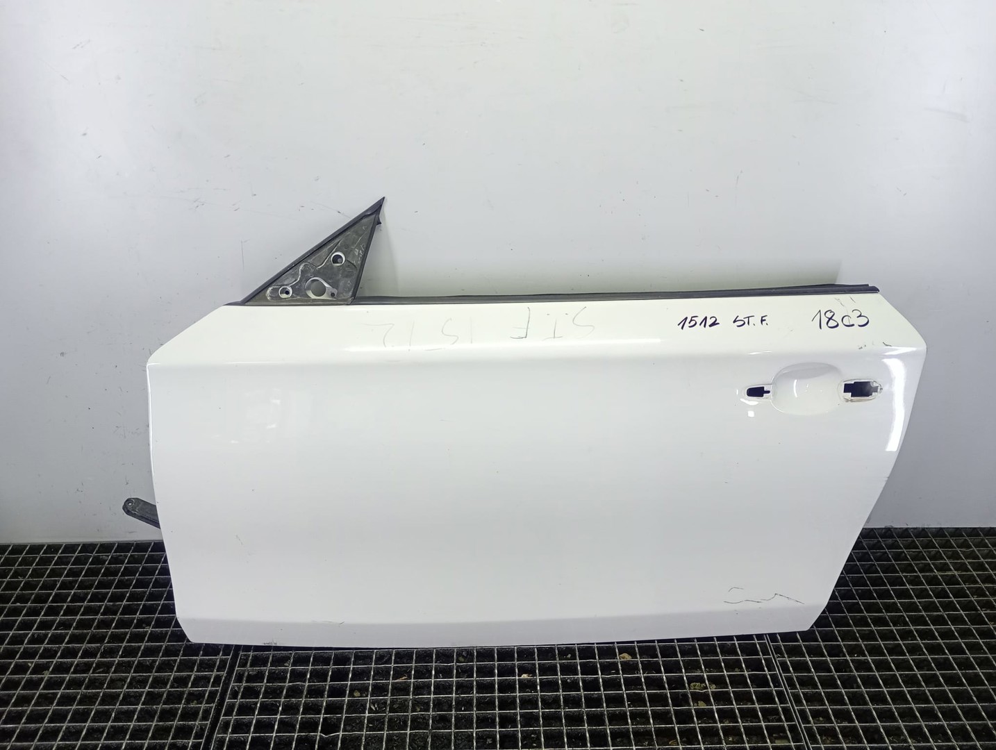 Usa stanga fata BMW Seria 1 E81/E82/E87/E88 (facelift) (2007 - 2012)