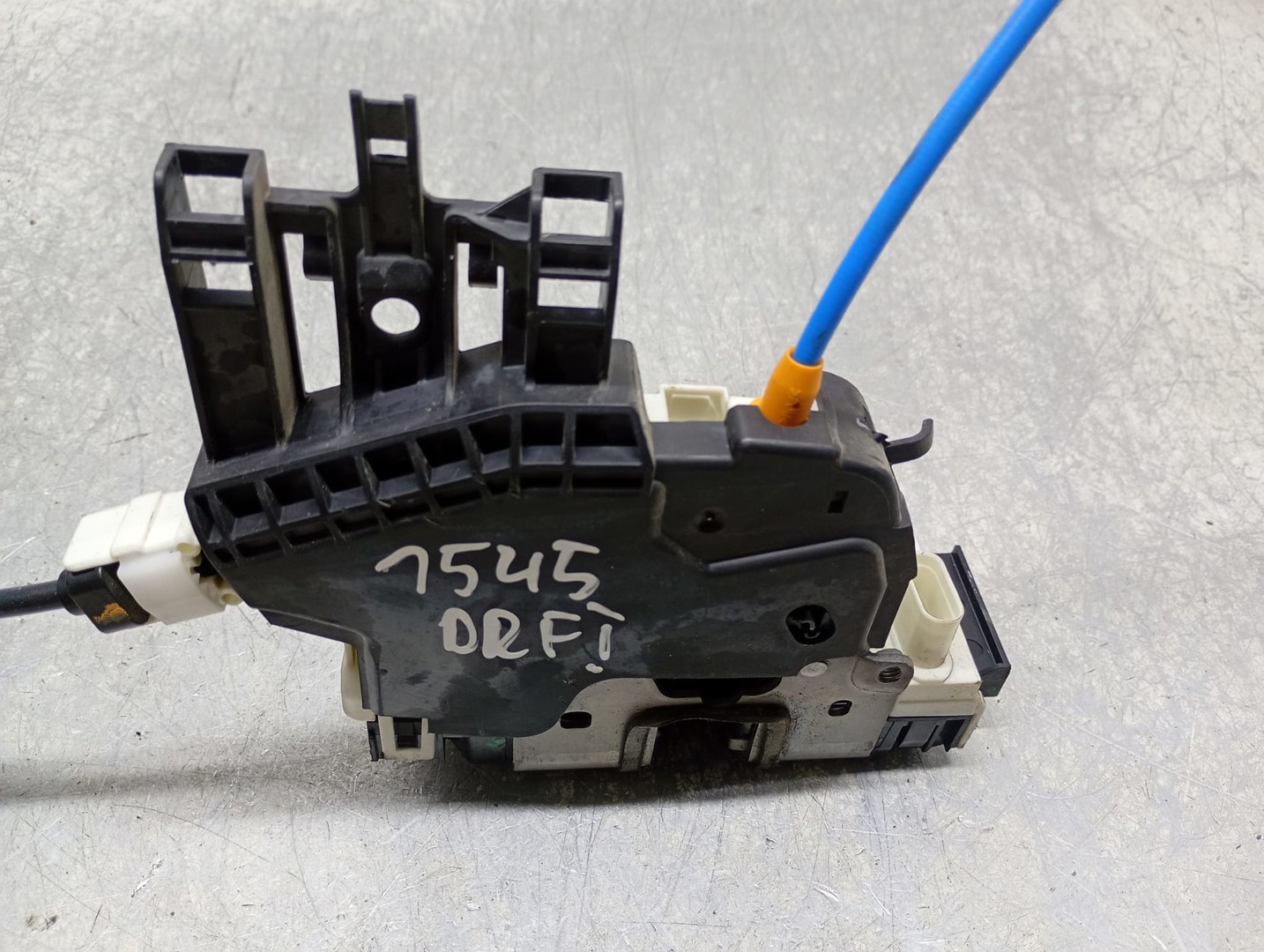 Broasca dreapta fata A0997202201 Infiniti Q30 1 (2016 - 2020)