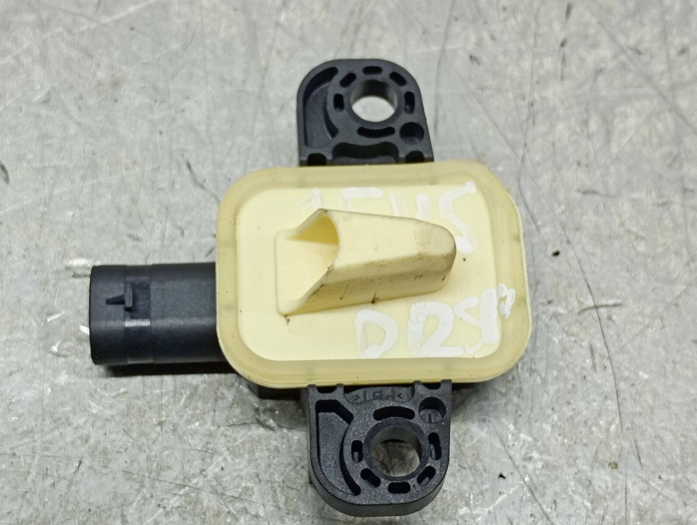 Senzor impact A1668210351 Infiniti Q30 1 (2016 - 2020)