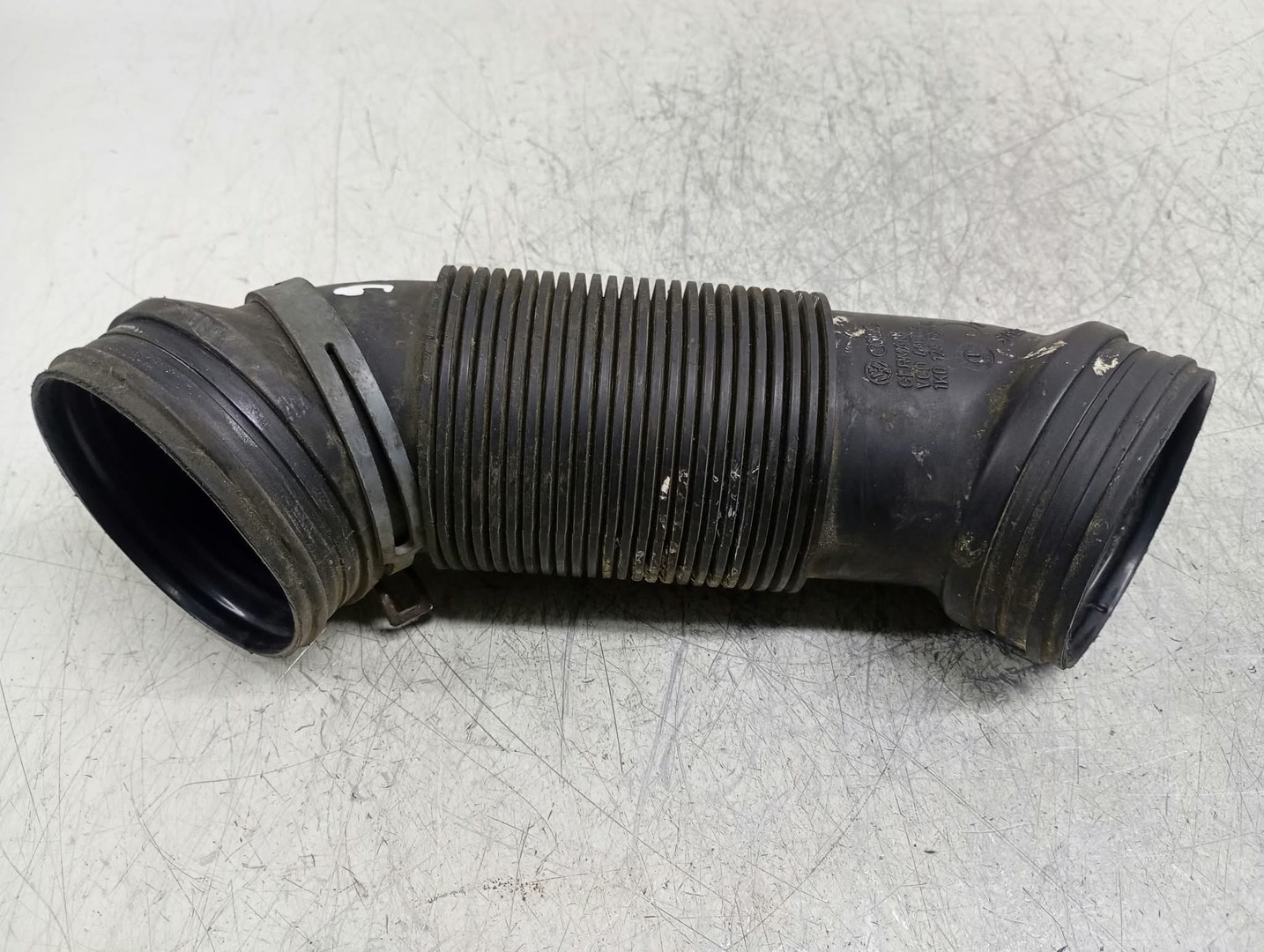 Tub admisie 1K0129684L Volkswagen Passat B6 (2005 - 2010)