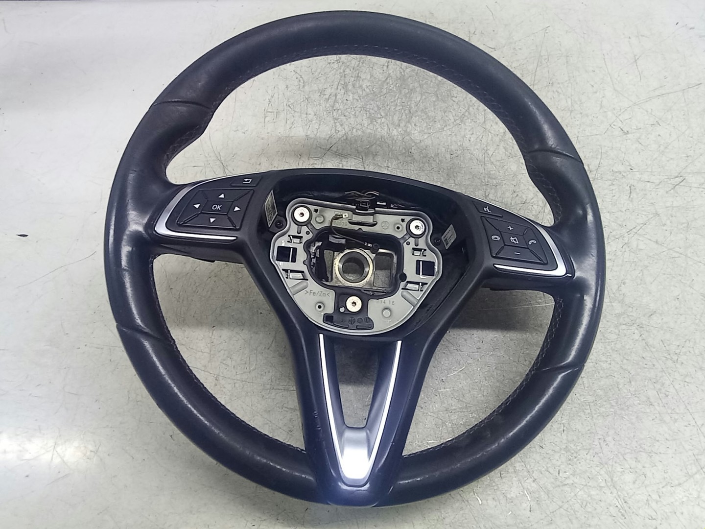 Volan in 3 spite cu comenzi A0914600118 Infiniti Q30 1 (2016 - 2020)