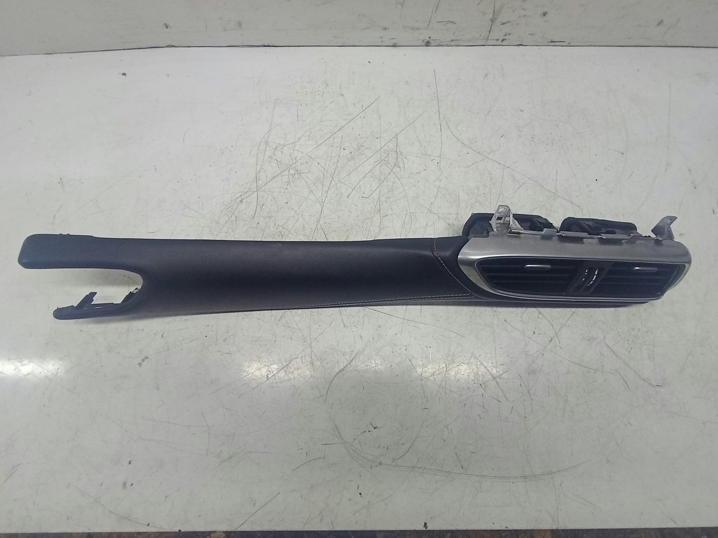 Grila ventilatie 682125DF0C Infiniti Q30 1 (2016 - 2020)
