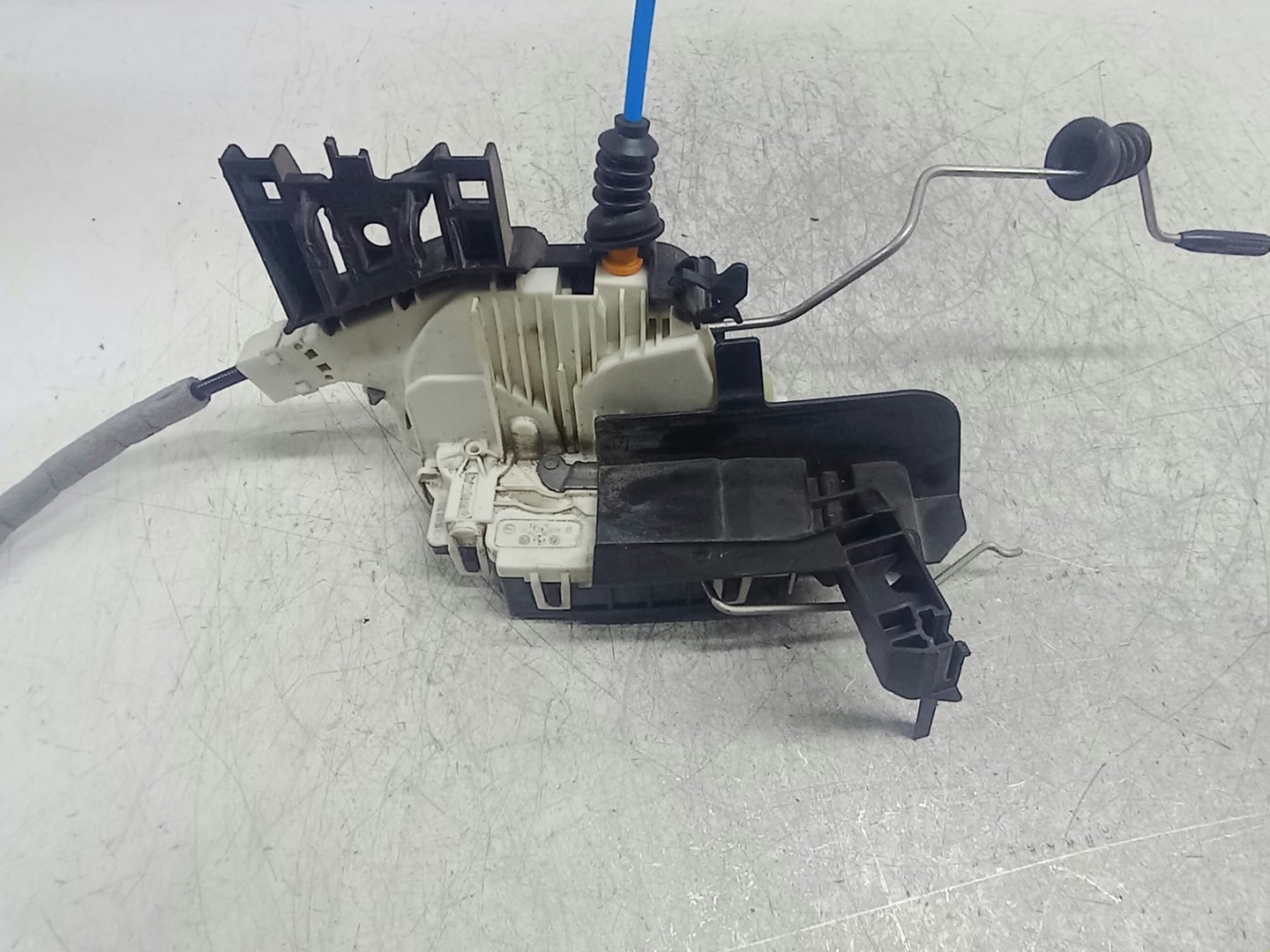 Broasca stanga fata A0997201901 Infiniti Q30 1 (2016 - 2020)