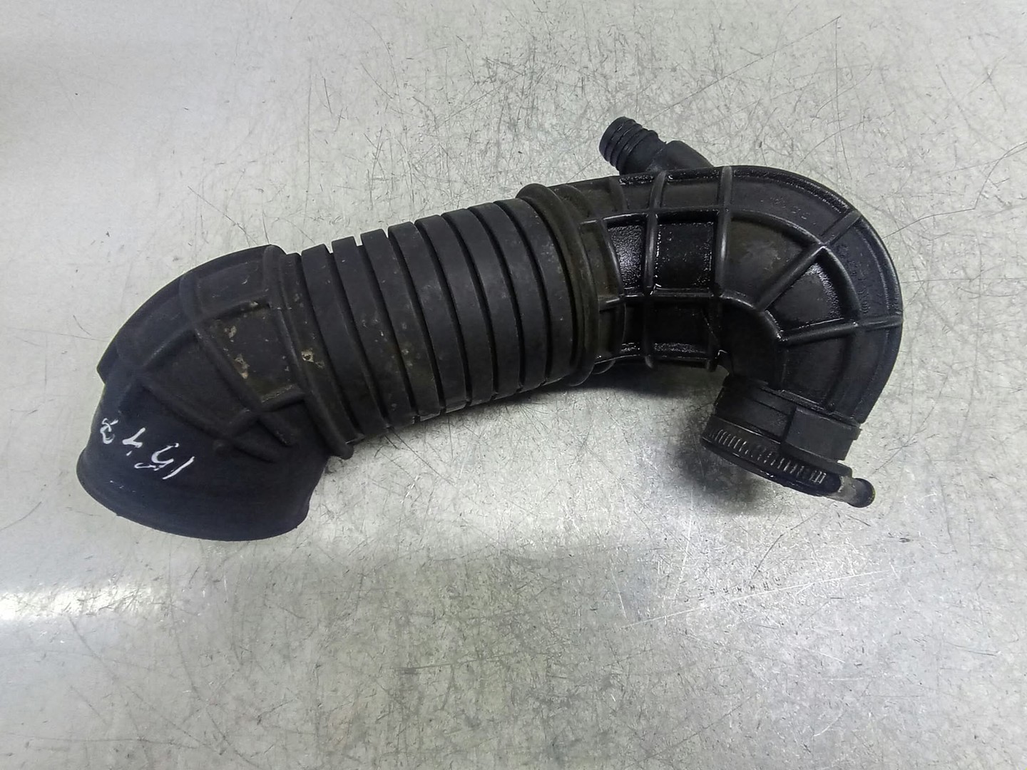 Tub admisie 8E0129615J Audi A4 B7 (2004 - 2008)