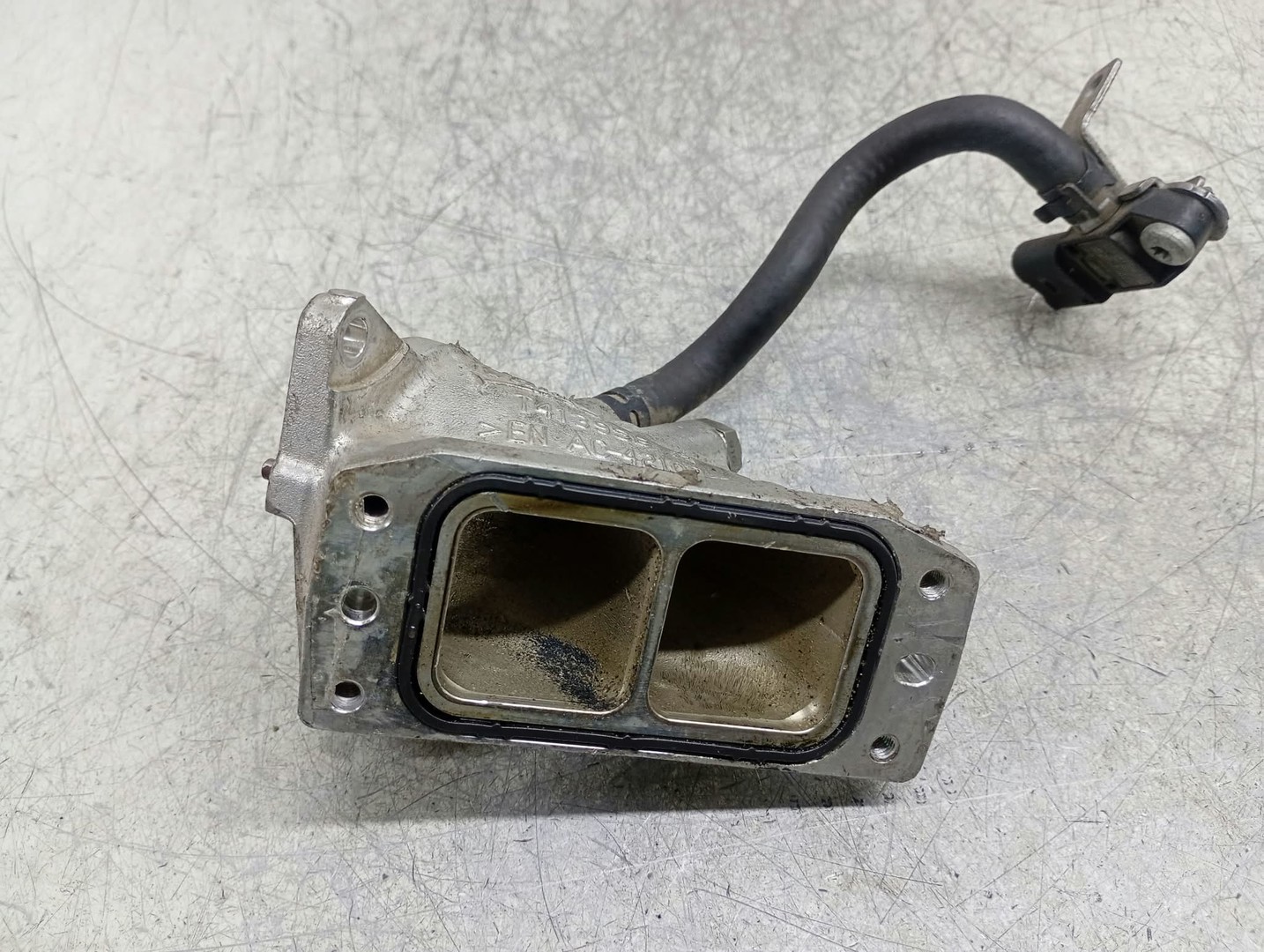 Tub admisie 04L128637E Audi A4 B9 (2015 - 2020)