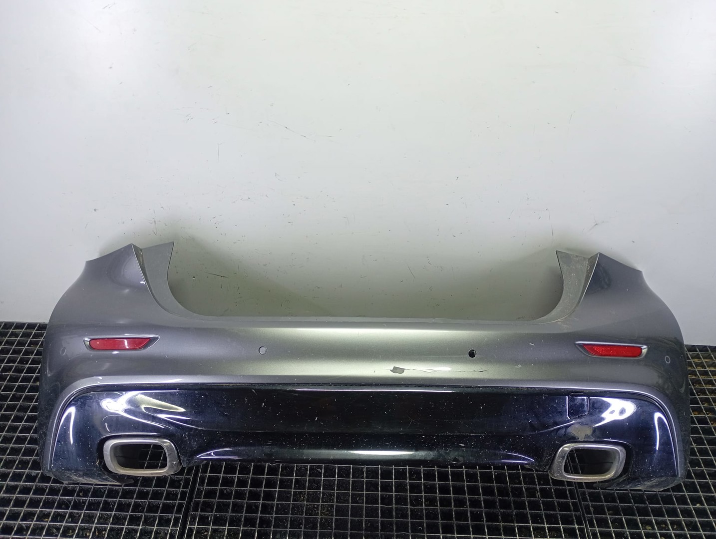 Bara spate Infiniti Q30 1 (2016 - 2020)