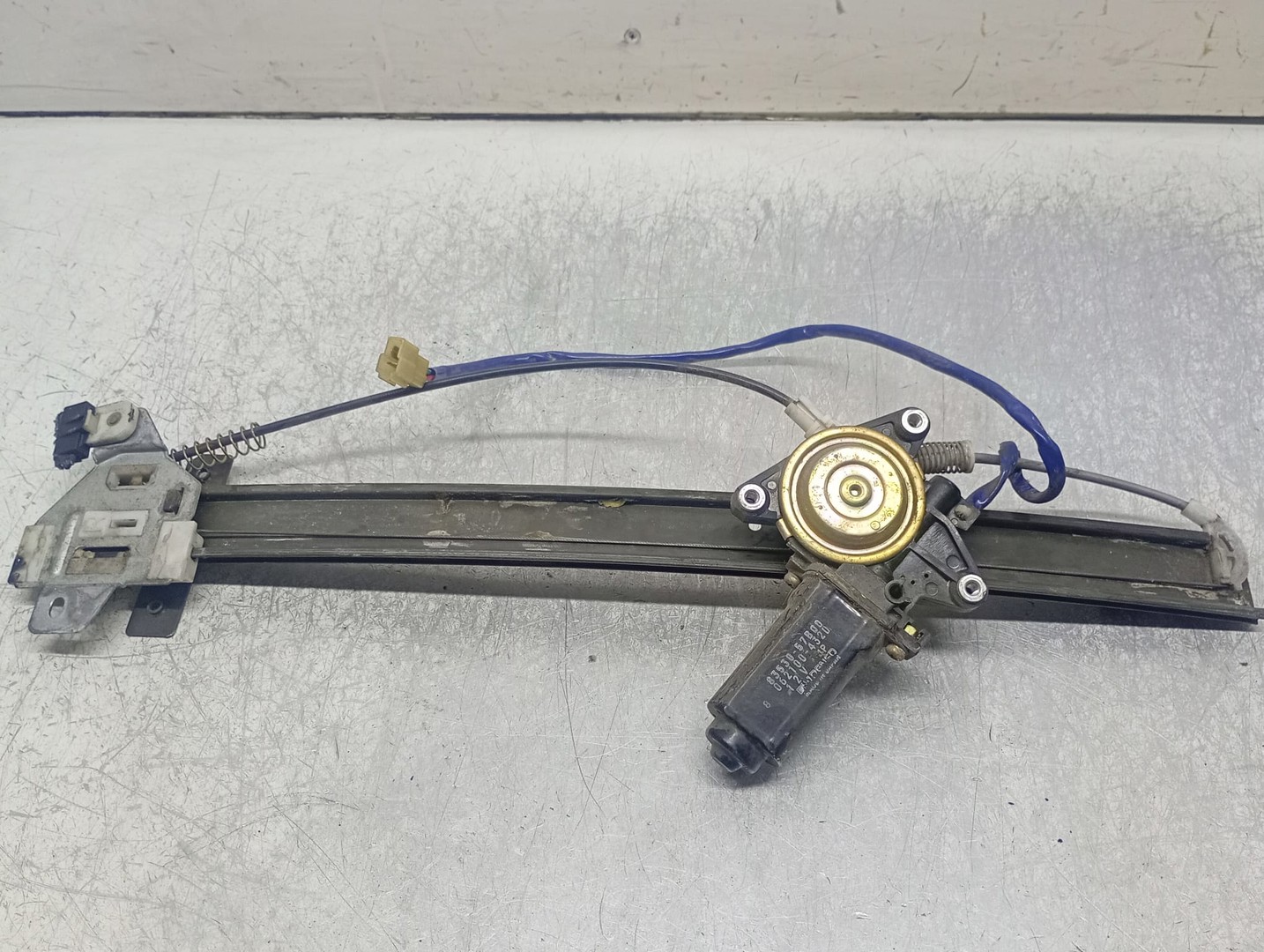 Macara geam dreapta spate 83530-57B00 Suzuki Vitara 1 (1988 - 2006)