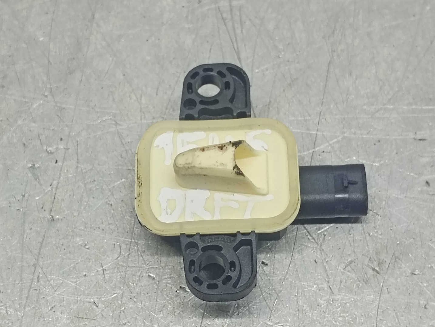 Senzor impact A1668210351 Infiniti Q30 1 (2016 - 2020)