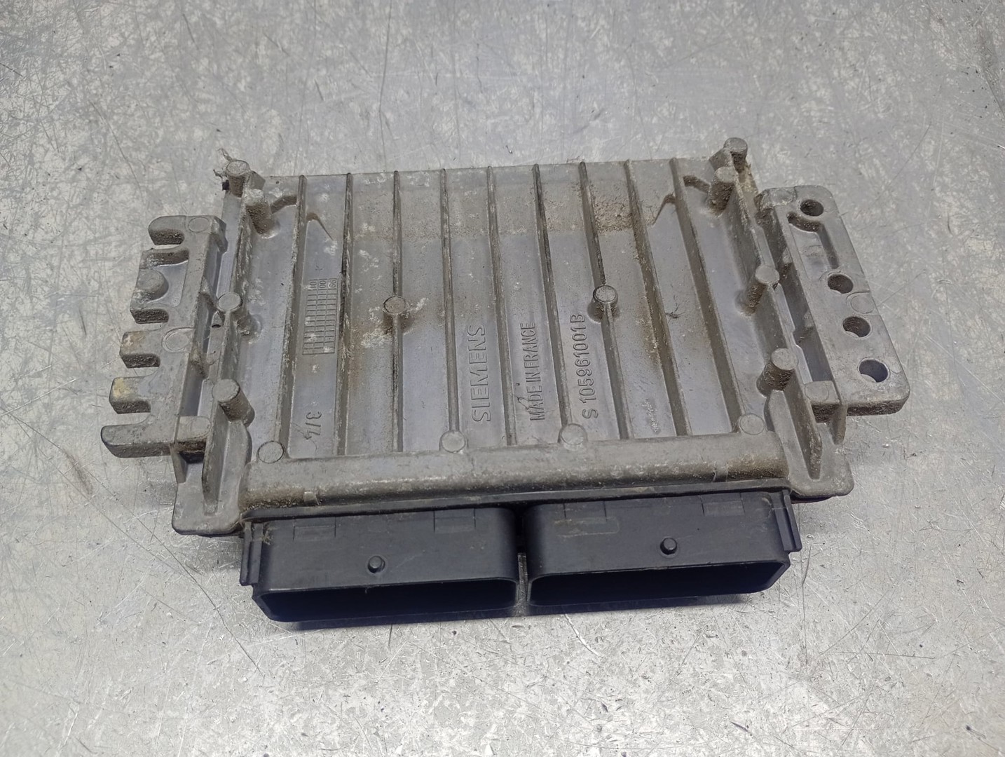 Calculator motor ECU 8200069287 Renault Clio 2 (facelift) (2001 - 2005)