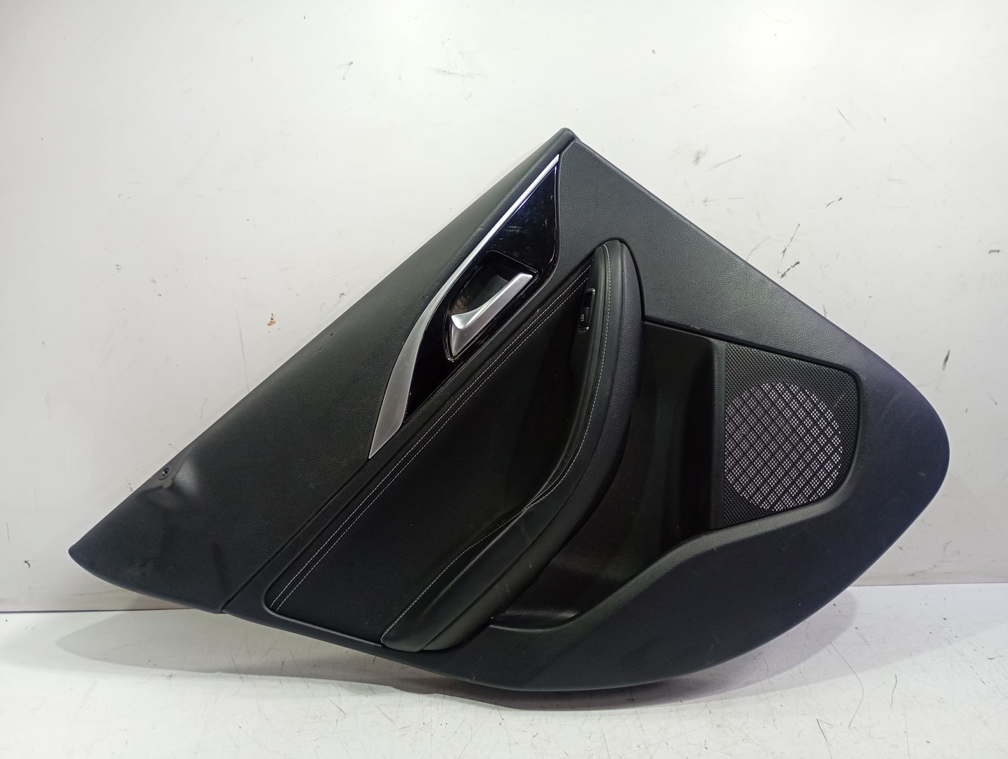 Fata usa stanga spate Infiniti Q30 1 (2016 - 2020)