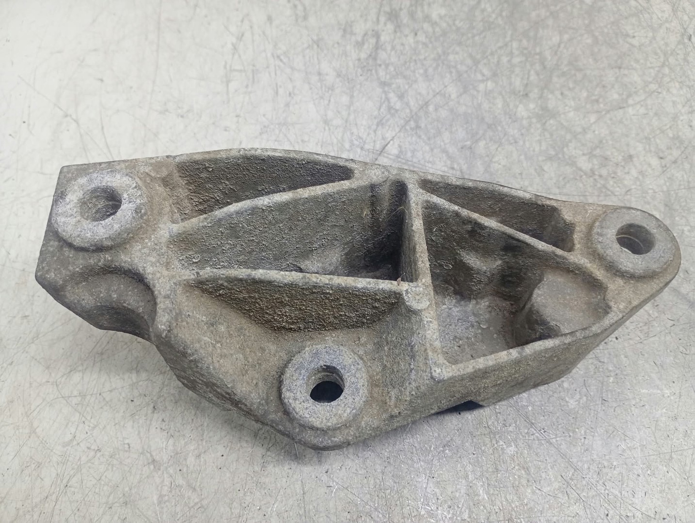 Suport motor GM13112024 Saab 9-3 2 (2002 - 2007)