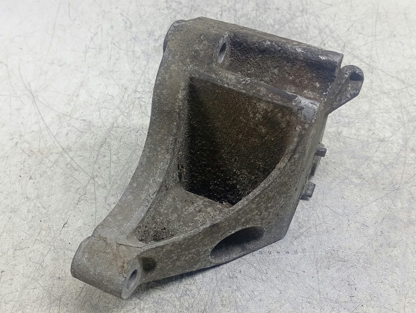Suport motor GM13112030 Saab 9-3 2 (2002 - 2007)