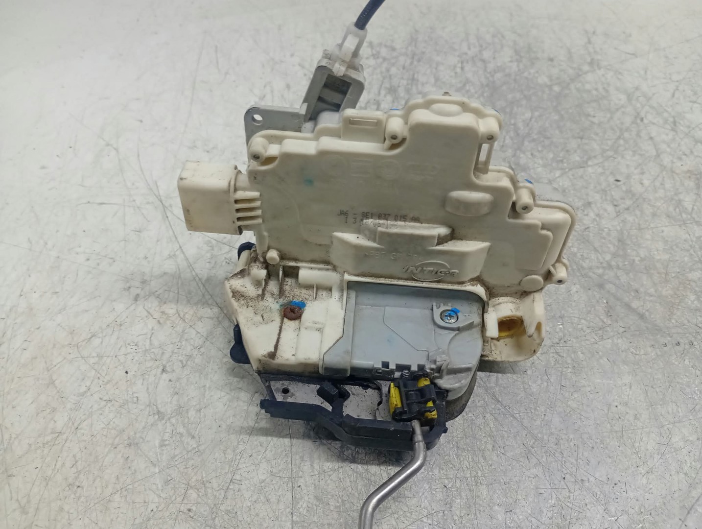 Broasca stanga fata 8E1837015AA Audi A4 B7 (2004 - 2008)
