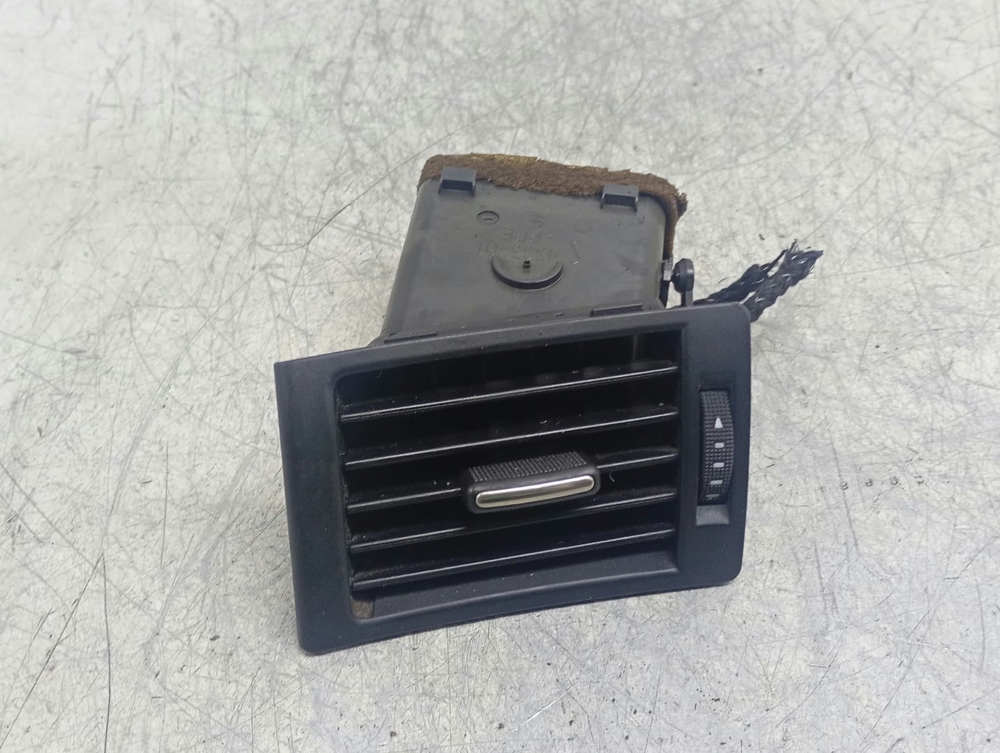 Grila ventilatie 8E0820901F Audi A4 B7 (2004 - 2008)