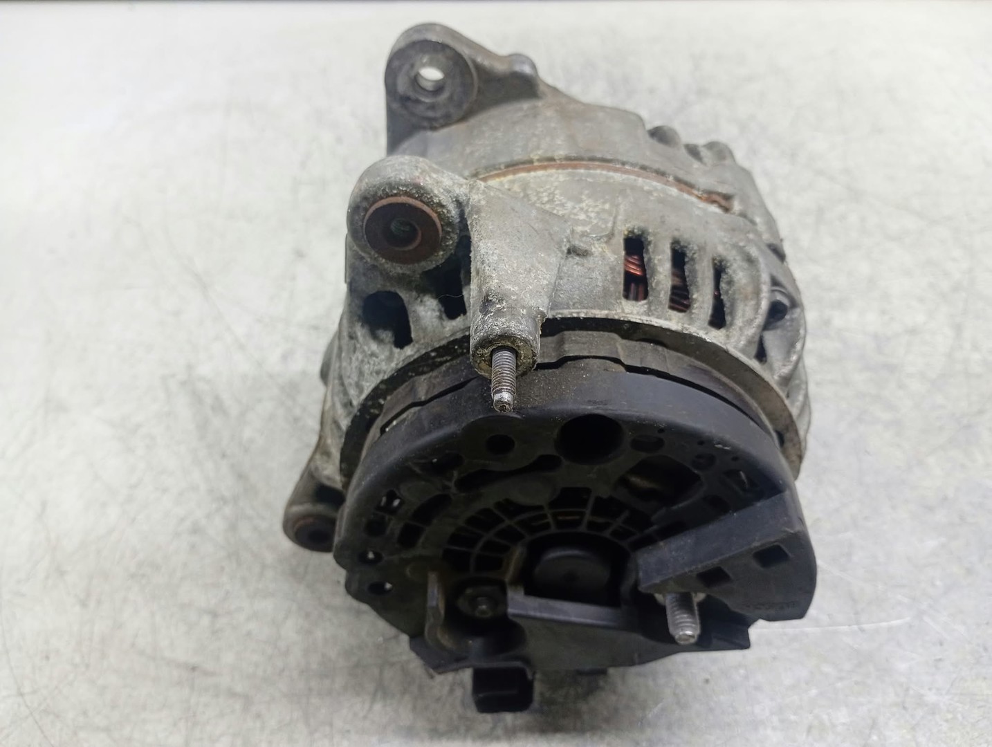 Alternator 06F903023F 0124525091 Volkswagen Golf 5 (2003 - 2009)