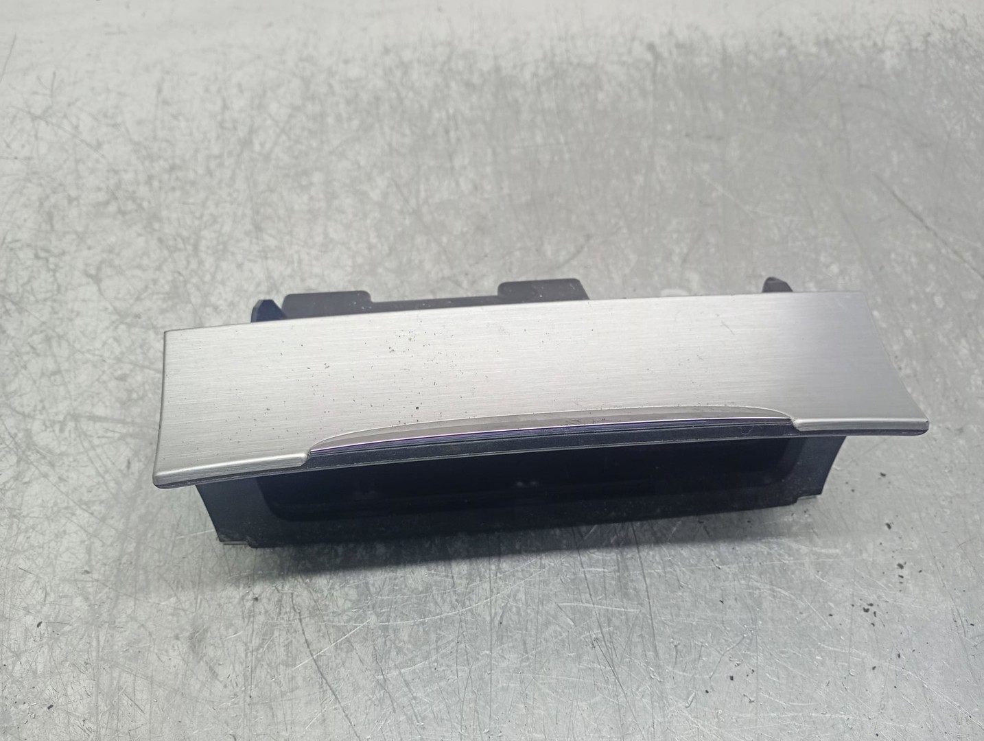 Scrumiera 3c0863284 Volkswagen Passat CC 1 (2008 - 2012)