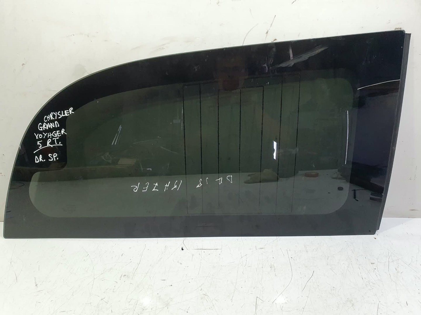 Geam dreapta spate Chrysler Voyager 5 (2007 - 2011)