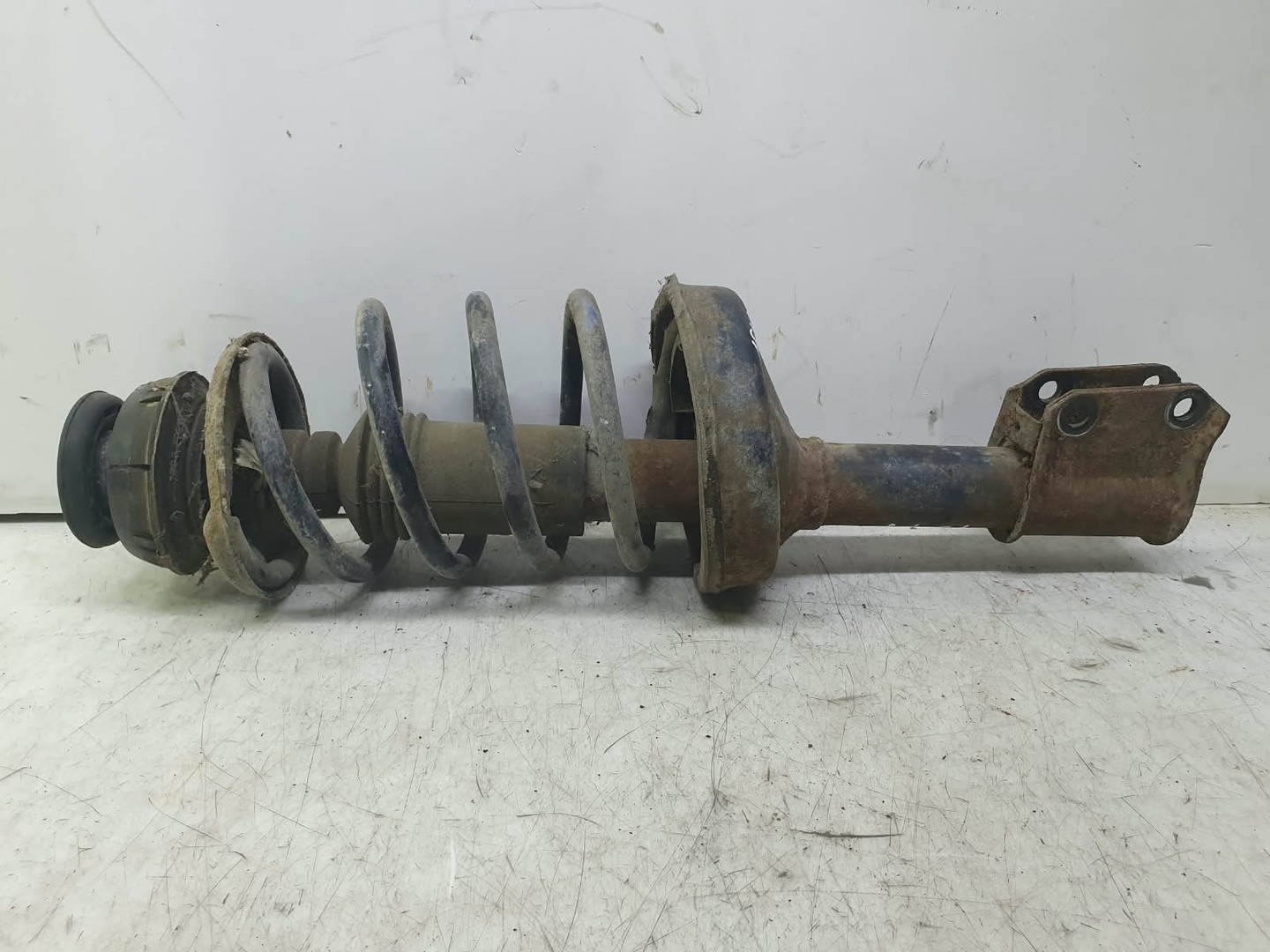 Amortizor cu arc stanga fata Renault Clio 2 (facelift) (2001 - 2005)