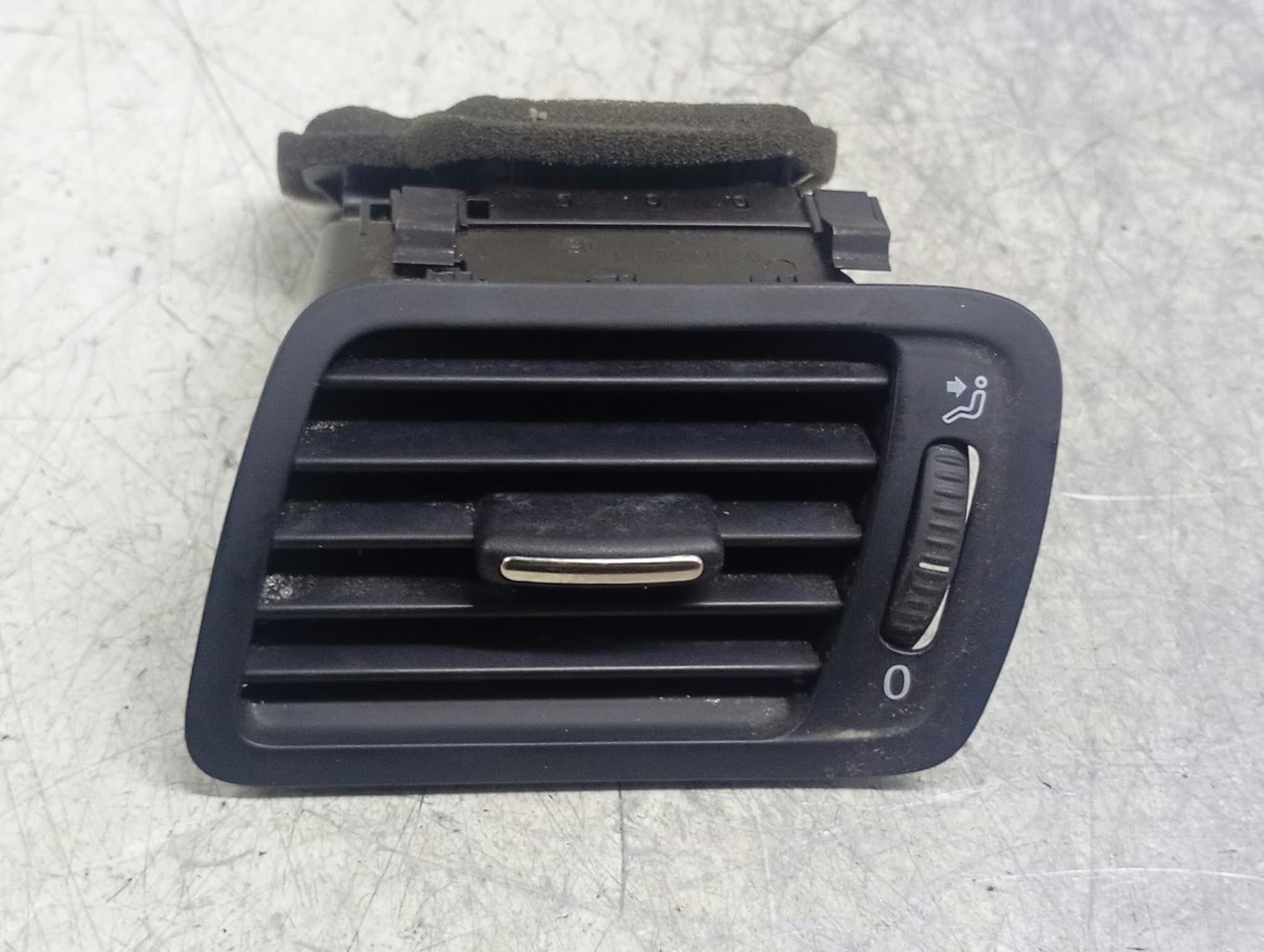 Grila ventilatie 3C1819701 Volkswagen Passat CC 1 (2008 - 2012)
