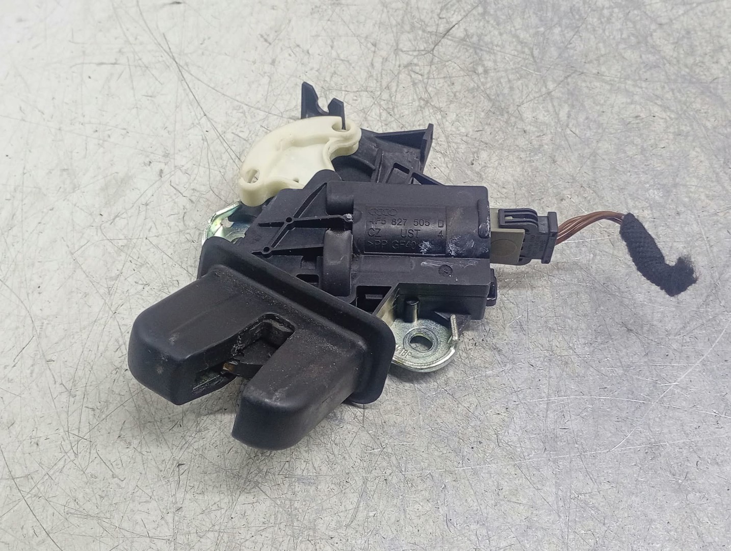 Broasca haion 4F5827505D Volkswagen Passat CC 1 (2008 - 2012)