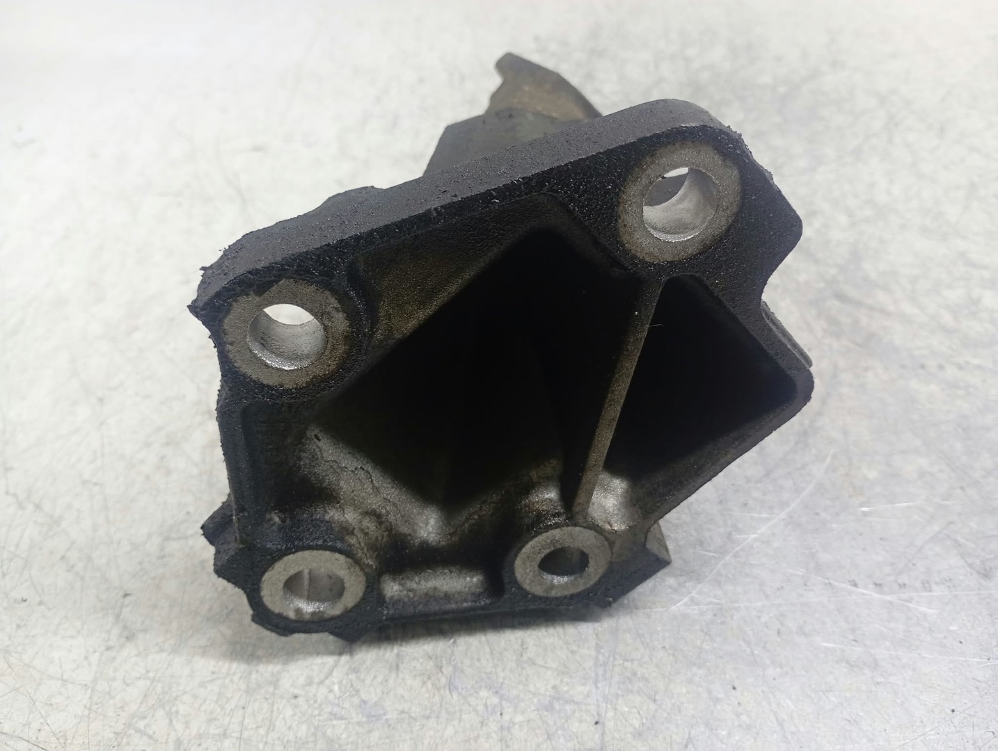 Suport motor AH22-6061-BA Land Rover Range Rover Sport 1 (facelift) (2009 - 2013)